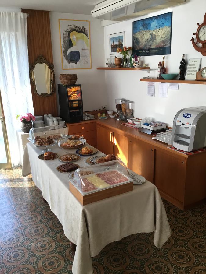 רימיני Hotel Mirella מראה חיצוני תמונה