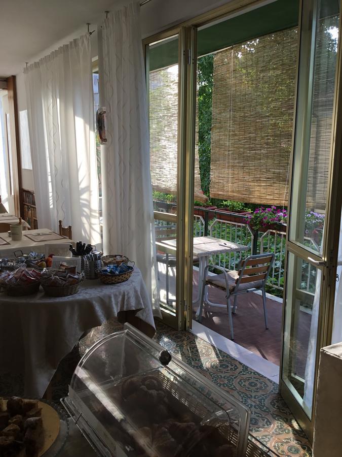 רימיני Hotel Mirella מראה חיצוני תמונה